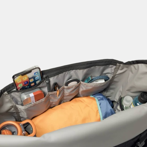 🌸 Timbuk2 Classic Messenger Diablo in medium - Picture 6 of 11